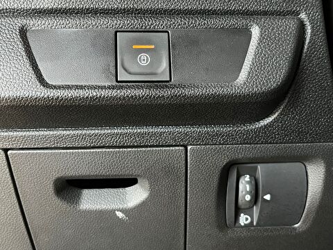 2024 Benzin Otomatik Dacia Sandero Sarı Ermat Motorlu Araçlar ve Tarım Ürünleri Sanayi Ticaret A.Ş.