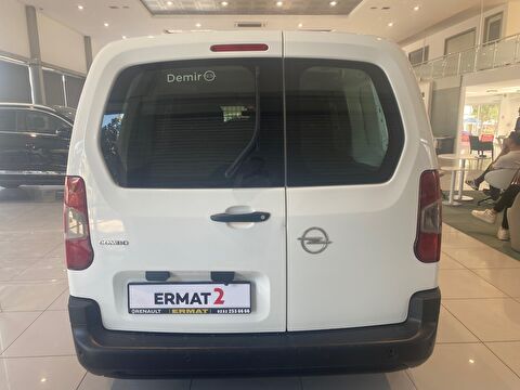 2022 Dizel Manuel Opel Combo Beyaz Ermat Motorlu Araçlar ve Tarım Ürünleri Sanayi Ticaret A.Ş.