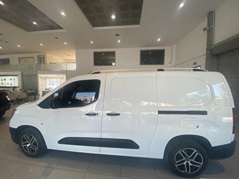 2022 Dizel Manuel Opel Combo Beyaz Ermat Motorlu Araçlar ve Tarım Ürünleri Sanayi Ticaret A.Ş.