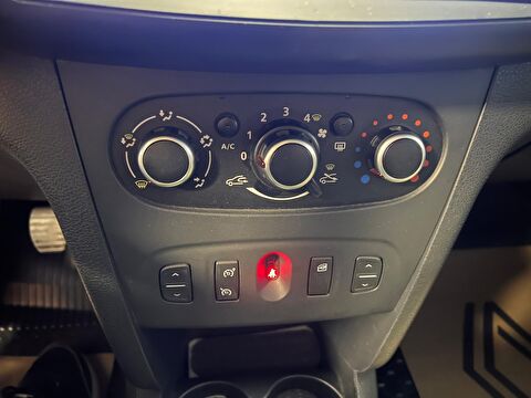 2019 Dizel Manuel Dacia Sandero Mavi Ermat Motorlu Araçlar ve Tarım Ürünleri Sanayi Ticaret A.Ş.