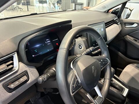 2025 Benzin Otomatik Renault Clio Beyaz Ermat Motorlu Araçlar ve Tarım Ürünleri Sanayi Ticaret A.Ş.