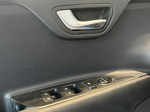 2023 Benzin Otomatik Kia Stonic Mavi Ermat Motorlu Araçlar ve Tarım Ürünleri Sanayi Ticaret A.Ş.