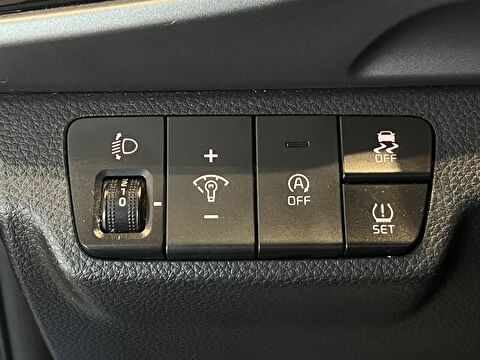 2023 Benzin Otomatik Kia Stonic Mavi Ermat Motorlu Araçlar ve Tarım Ürünleri Sanayi Ticaret A.Ş.