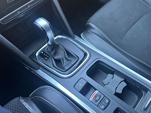 2017 Dizel Otomatik Renault Megane Beyaz Ermat Motorlu Araçlar ve Tarım Ürünleri Sanayi Ticaret A.Ş.