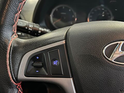 2013 Dizel Manuel Hyundai Accent Blue Beyaz Ermat Motorlu Araçlar ve Tarım Ürünleri Sanayi Ticaret A.Ş.