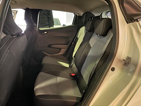 2025 Benzin Otomatik Renault Clio Beyaz Ermat Motorlu Araçlar ve Tarım Ürünleri Sanayi Ticaret A.Ş.