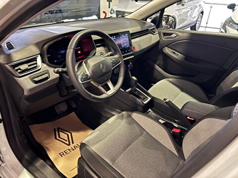 2025 Benzin Otomatik Renault Clio Beyaz Ermat Motorlu Araçlar ve Tarım Ürünleri Sanayi Ticaret A.Ş.