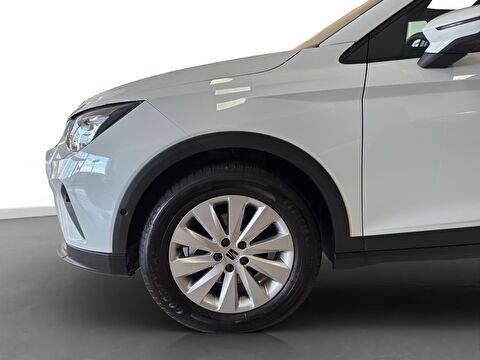 2025 Benzin Otomatik Seat Arona Beyaz Ermat Motorlu Araçlar ve Tarım Ürünleri Sanayi Ticaret A.Ş.