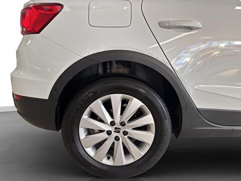 2025 Benzin Otomatik Seat Arona Beyaz Ermat Motorlu Araçlar ve Tarım Ürünleri Sanayi Ticaret A.Ş.