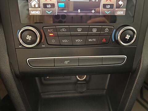 2022 Benzin Manuel Renault Megane Beyaz Ermat Motorlu Araçlar ve Tarım Ürünleri Sanayi Ticaret A.Ş.