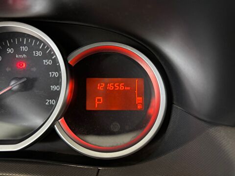 2017 Dizel Otomatik Dacia Duster Lacivert Ermat Motorlu Araçlar ve Tarım Ürünleri Sanayi Ticaret A.Ş.