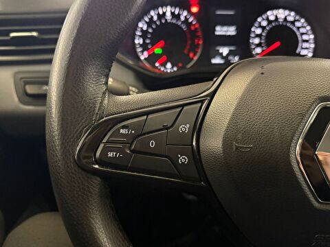 2023 Benzin Otomatik Renault Clio Beyaz Ermat Motorlu Araçlar ve Tarım Ürünleri Sanayi Ticaret A.Ş.