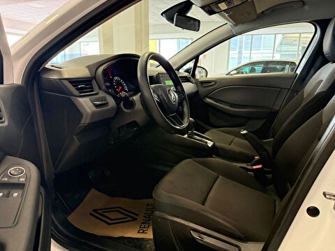2023 Benzin Otomatik Renault Clio Beyaz Ermat Motorlu Araçlar ve Tarım Ürünleri Sanayi Ticaret A.Ş.