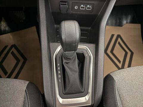 2025 Benzin Otomatik Renault Clio Beyaz Ermat Motorlu Araçlar ve Tarım Ürünleri Sanayi Ticaret A.Ş.