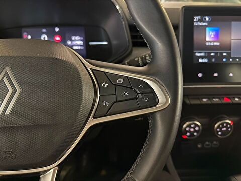 2025 Benzin Otomatik Renault Clio Beyaz Ermat Motorlu Araçlar ve Tarım Ürünleri Sanayi Ticaret A.Ş.