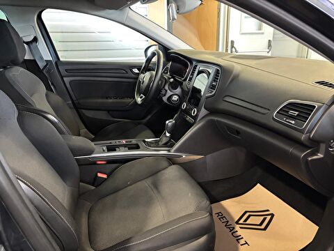 Sedan 1.3 TCe Joy Comfort EDC, 2. el otomobil | renew