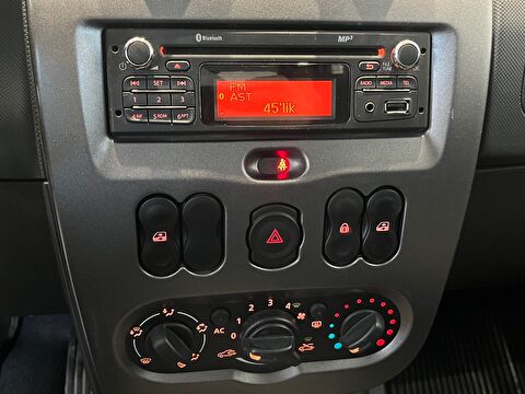 2013 Dizel Manuel Dacia Duster Beyaz Ermat Motorlu Araçlar ve Tarım Ürünleri Sanayi Ticaret A.Ş.