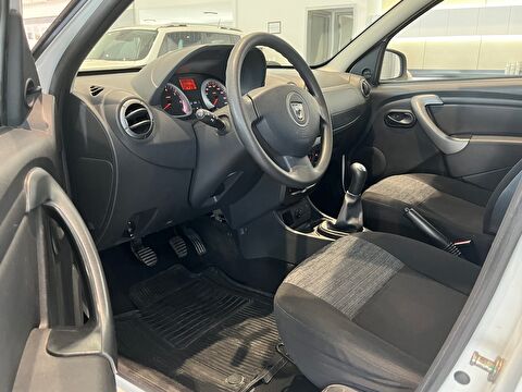 2013 Dizel Manuel Dacia Duster Beyaz Ermat Motorlu Araçlar ve Tarım Ürünleri Sanayi Ticaret A.Ş.