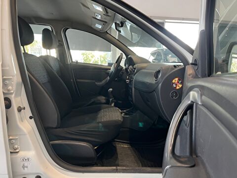 2013 Dizel Manuel Dacia Duster Beyaz Ermat Motorlu Araçlar ve Tarım Ürünleri Sanayi Ticaret A.Ş.