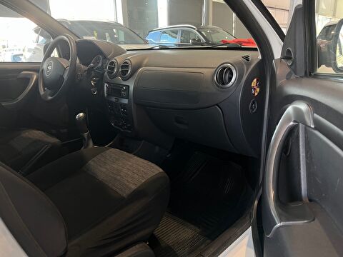 2013 Dizel Manuel Dacia Duster Beyaz Ermat Motorlu Araçlar ve Tarım Ürünleri Sanayi Ticaret A.Ş.