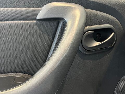 2013 Dizel Manuel Dacia Duster Beyaz Ermat Motorlu Araçlar ve Tarım Ürünleri Sanayi Ticaret A.Ş.