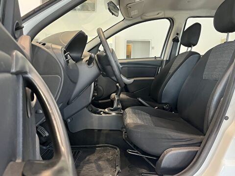 2013 Dizel Manuel Dacia Duster Beyaz Ermat Motorlu Araçlar ve Tarım Ürünleri Sanayi Ticaret A.Ş.