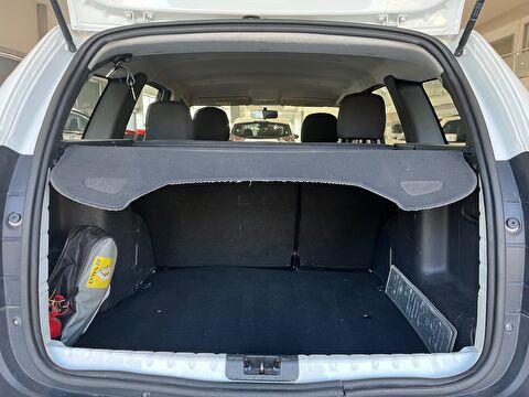 2013 Dizel Manuel Dacia Duster Beyaz Ermat Motorlu Araçlar ve Tarım Ürünleri Sanayi Ticaret A.Ş.