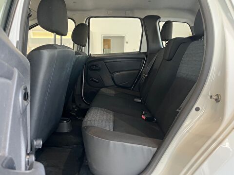 2013 Dizel Manuel Dacia Duster Beyaz Ermat Motorlu Araçlar ve Tarım Ürünleri Sanayi Ticaret A.Ş.