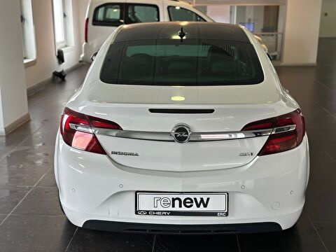 2016 Dizel Otomatik Opel Insignia Beyaz Ermat Motorlu Araçlar ve Tarım Ürünleri Sanayi Ticaret A.Ş.