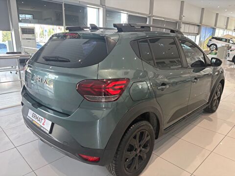 2023 Benzin Otomatik Dacia Sandero Stepway Yeşil Ermat Motorlu Araçlar ve Tarım Ürünleri Sanayi Ticaret A.Ş.