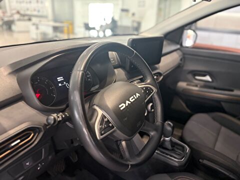2023 Benzin Otomatik Dacia Sandero Stepway Yeşil Ermat Motorlu Araçlar ve Tarım Ürünleri Sanayi Ticaret A.Ş.