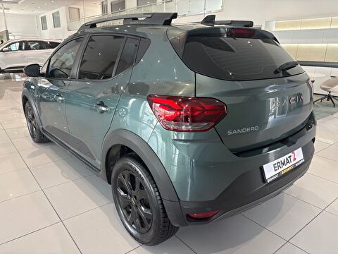 2023 Benzin Otomatik Dacia Sandero Stepway Yeşil Ermat Motorlu Araçlar ve Tarım Ürünleri Sanayi Ticaret A.Ş.