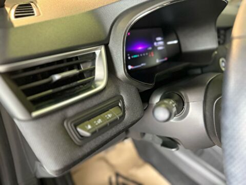2024 Benzin Otomatik Renault Clio Mavi Ermat Motorlu Araçlar ve Tarım Ürünleri Sanayi Ticaret A.Ş.