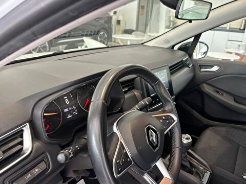 2023 Benzin Manuel Renault Clio Beyaz Ermat Motorlu Araçlar ve Tarım Ürünleri Sanayi Ticaret A.Ş.