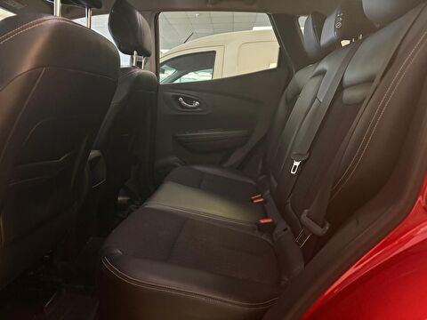 2016 Dizel Otomatik Renault Kadjar Kırmızı Ermat Motorlu Araçlar ve Tarım Ürünleri Sanayi Ticaret A.Ş.