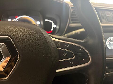 2016 Dizel Otomatik Renault Kadjar Kırmızı Ermat Motorlu Araçlar ve Tarım Ürünleri Sanayi Ticaret A.Ş.