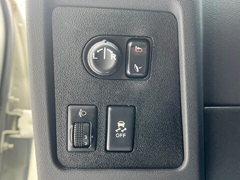 2013 Benzin Otomatik Nissan Qashqai Beyaz Ermat Motorlu Araçlar ve Tarım Ürünleri Sanayi Ticaret A.Ş.