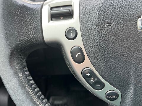 2013 Benzin Otomatik Nissan Qashqai Beyaz Ermat Motorlu Araçlar ve Tarım Ürünleri Sanayi Ticaret A.Ş.