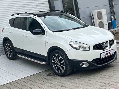2013 Benzin Otomatik Nissan Qashqai Beyaz Ermat Motorlu Araçlar ve Tarım Ürünleri Sanayi Ticaret A.Ş.