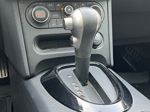 2013 Benzin Otomatik Nissan Qashqai Beyaz Ermat Motorlu Araçlar ve Tarım Ürünleri Sanayi Ticaret A.Ş.