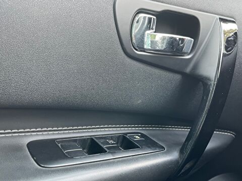 2013 Benzin Otomatik Nissan Qashqai Beyaz Ermat Motorlu Araçlar ve Tarım Ürünleri Sanayi Ticaret A.Ş.