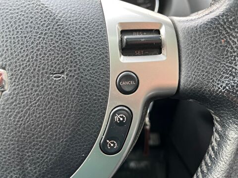 2013 Benzin Otomatik Nissan Qashqai Beyaz Ermat Motorlu Araçlar ve Tarım Ürünleri Sanayi Ticaret A.Ş.