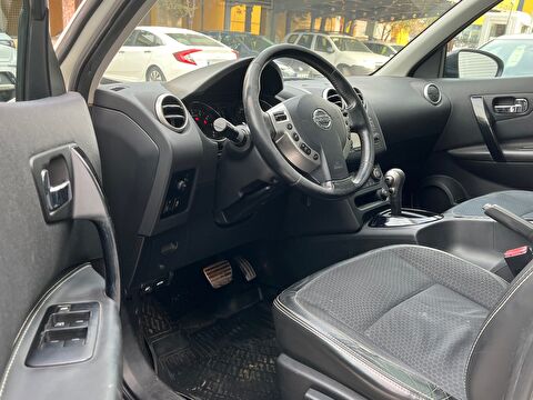 2013 Benzin Otomatik Nissan Qashqai Beyaz Ermat Motorlu Araçlar ve Tarım Ürünleri Sanayi Ticaret A.Ş.