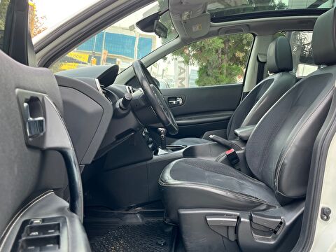 2013 Benzin Otomatik Nissan Qashqai Beyaz Ermat Motorlu Araçlar ve Tarım Ürünleri Sanayi Ticaret A.Ş.