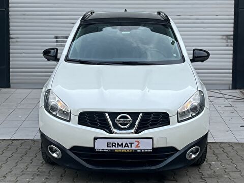 2013 Benzin Otomatik Nissan Qashqai Beyaz Ermat Motorlu Araçlar ve Tarım Ürünleri Sanayi Ticaret A.Ş.