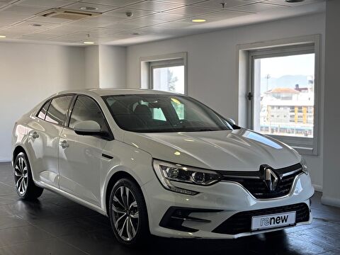 Sedan 1.3 TCe Joy, 2. el otomobil | renew