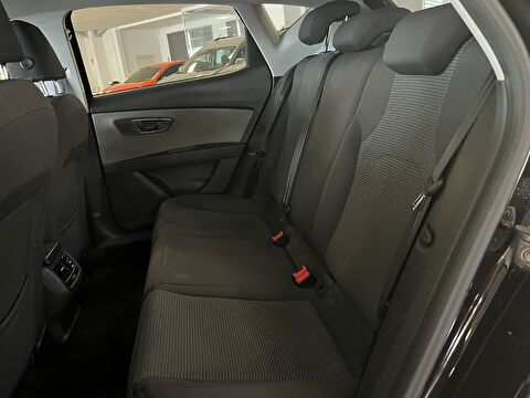 2018 Benzin Otomatik Seat Leon Mor Ermat Motorlu Araçlar ve Tarım Ürünleri Sanayi Ticaret A.Ş.