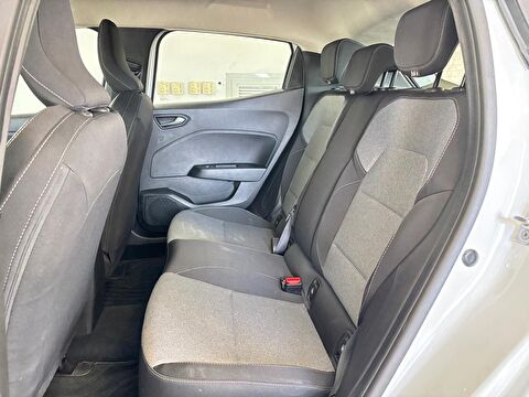 2025 Benzin Otomatik Renault Clio Beyaz Ermat Motorlu Araçlar ve Tarım Ürünleri Sanayi Ticaret A.Ş.