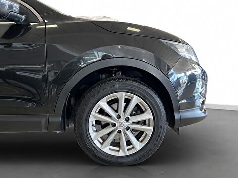 2017 Dizel Otomatik Nissan Qashqai Siyah Ermat Motorlu Araçlar ve Tarım Ürünleri Sanayi Ticaret A.Ş.