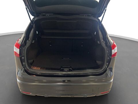 2017 Dizel Otomatik Nissan Qashqai Siyah Ermat Motorlu Araçlar ve Tarım Ürünleri Sanayi Ticaret A.Ş.